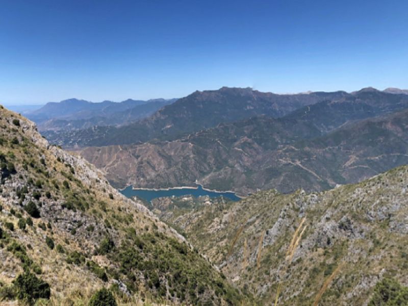 Rescatado en helicóptero un senderista perdido en el pico de La Concha en Marbella