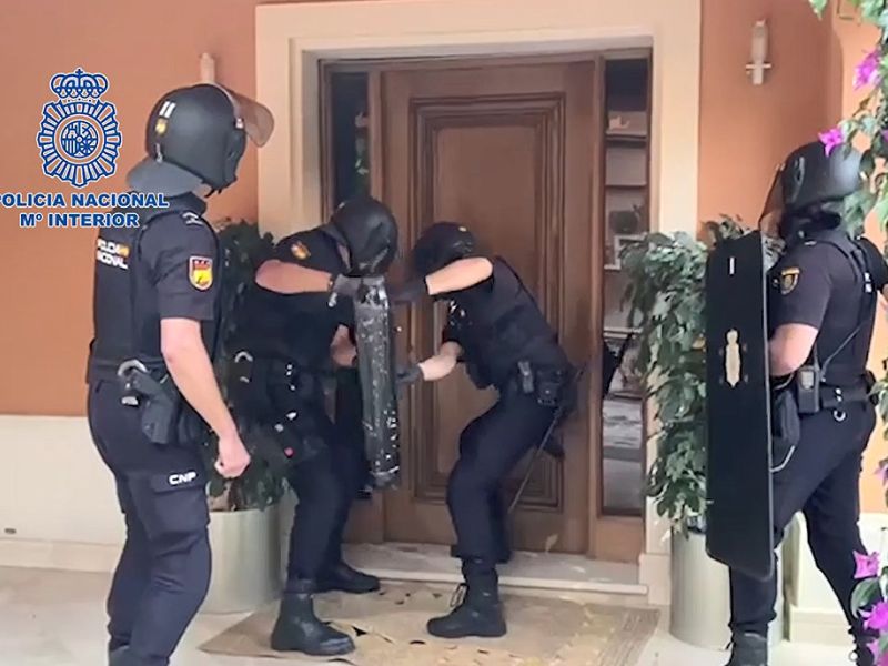 La Policía Nacional desmantela una compleja organización dedicada al blanqueo de capitales procedentes del narcotráfico en Málaga y Sevilla
