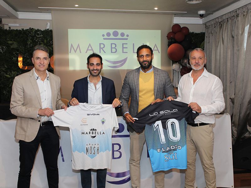 Presentada la nueva camiseta oficial del equipo senior del Atlético Marbella Paraíso