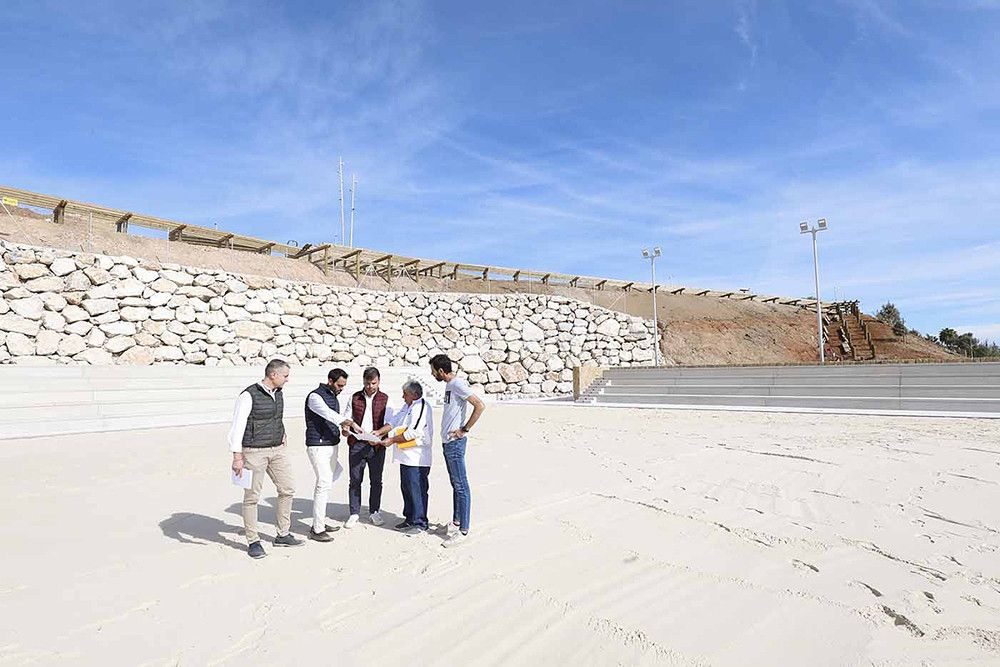 El Ayuntamiento trabaja con las federaciones de fútbol playa para que las pistas del parque del Mediterráneo se ajusten a los requisitos para celebrar competiciones internacionales