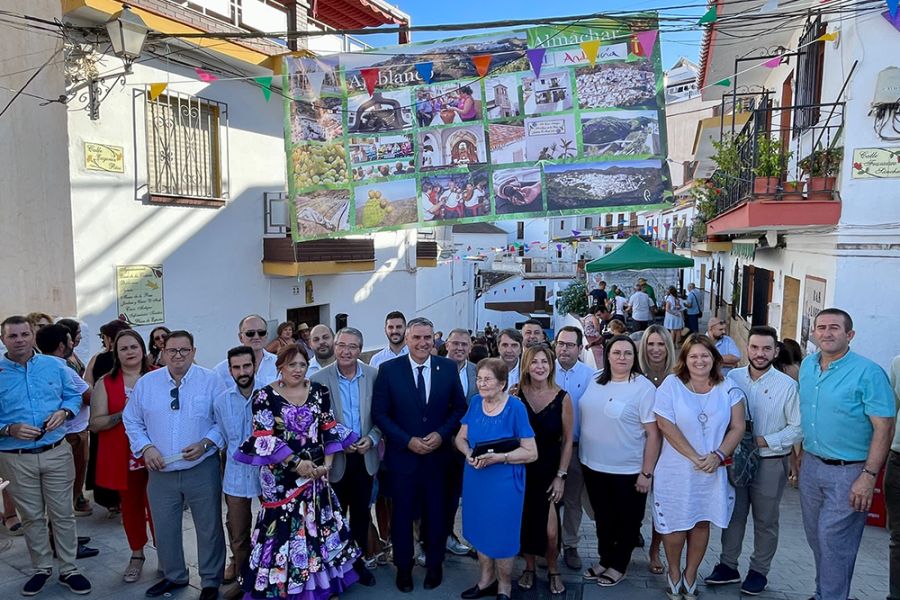 Sabor a Málaga, galardonada en la Fiesta del Ajoblanco por la promoción que realiza de la uva pasa