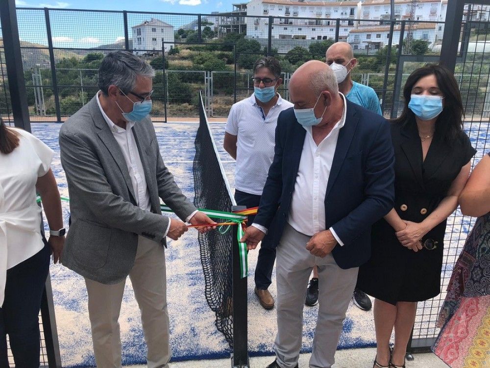 Cómpeta amplía su equipamiento deportivo con una segunda pista de pádel