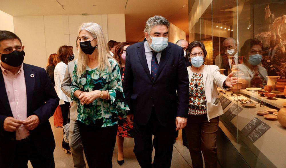 Ministro y consejera de Cultura mantienen una reunión en el Museo Íbero de Jaén
