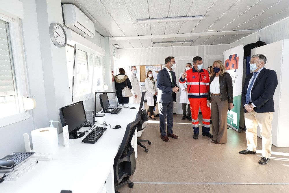 La nueva base del 061 en San Pedro Alcántara ya está operativa y permitirá “una mayor agilidad, cercanía y operatividad en un servicio esencial”