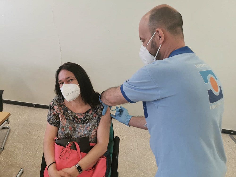 Salud empieza a vacunar en el hospital de Benalmádena con una capacidad de 1.500 dosis diarias