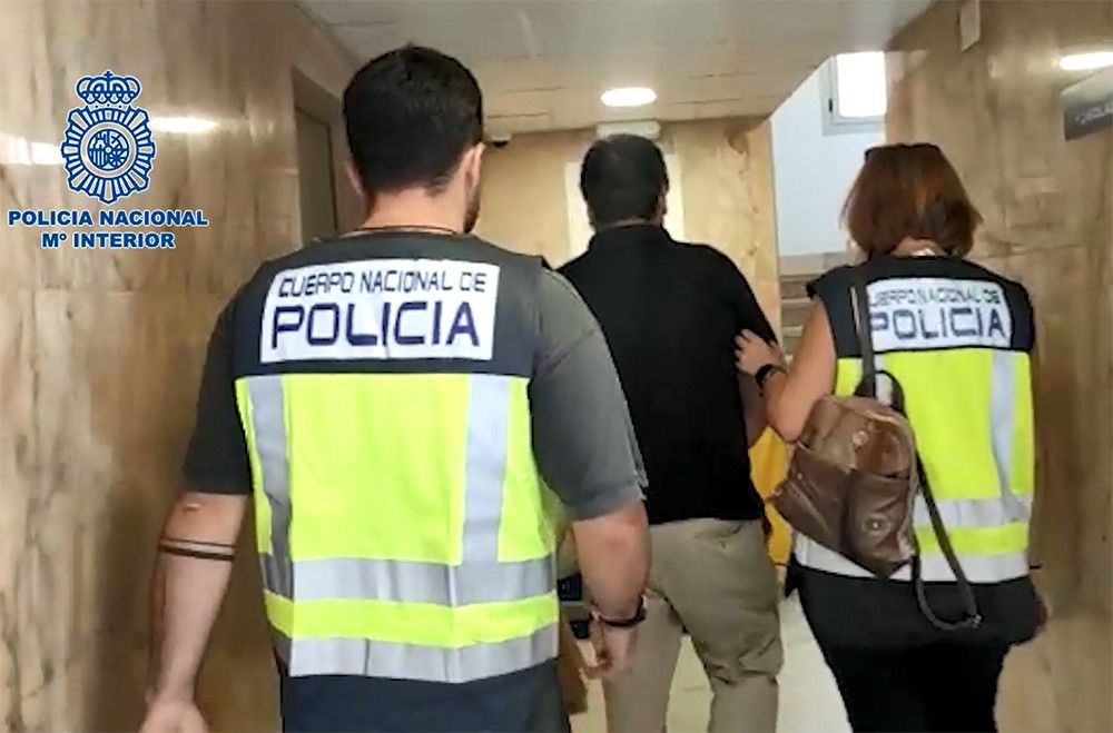 La Policía Nacional detiene a un cibercriminal que vendía ilícitamente contenido audiovisual de pago a través de internet y vía satélite