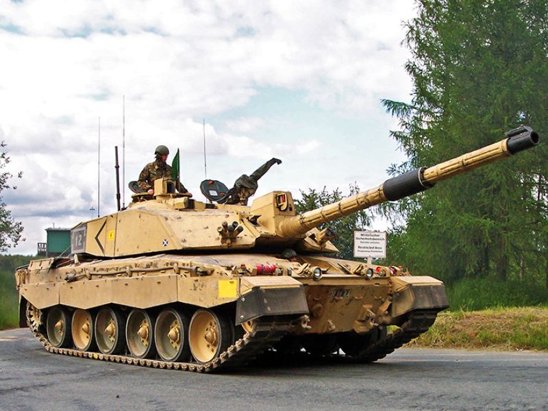 Reino Unido rechaza enviar a Ucrania otro carro Challenger 2 para sustituir al destruido ayer en combate