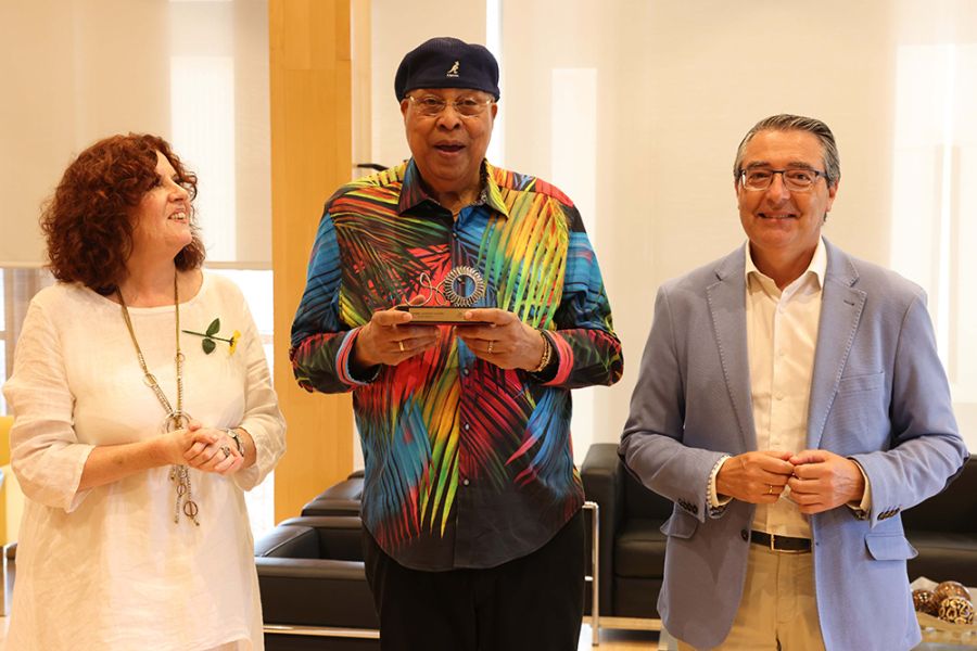 Los Premios Joan Hunt de Diputación galardonarán a Chucho Valdés, Yusuf Hamied, Lumon, Sur in English, bodegas Bentomiz, a la Cónsul británica y el Ayuntamiento de Canillas de Albaida