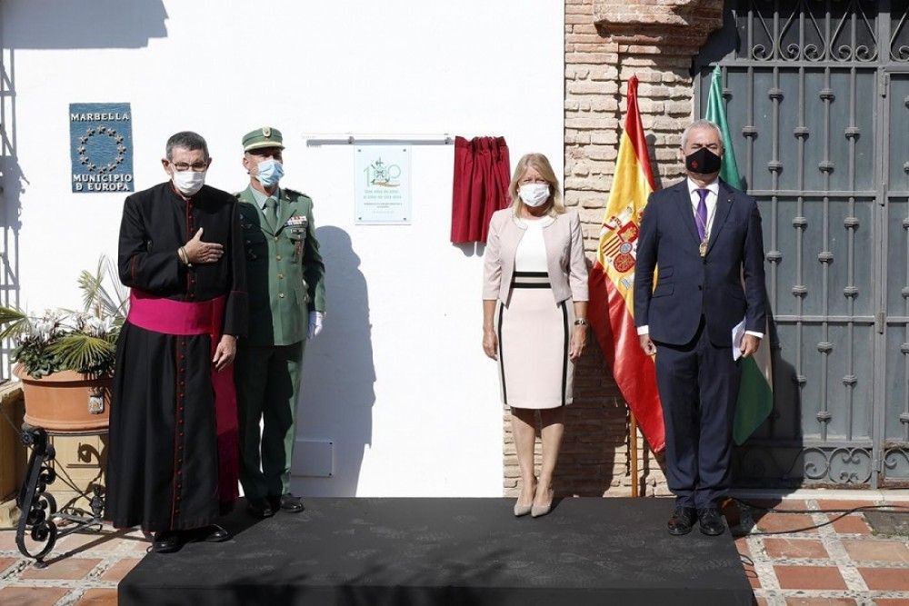 El Ayuntamiento rinde homenaje a la Legión en su centenario con el descubrimiento de una placa conmemorativa