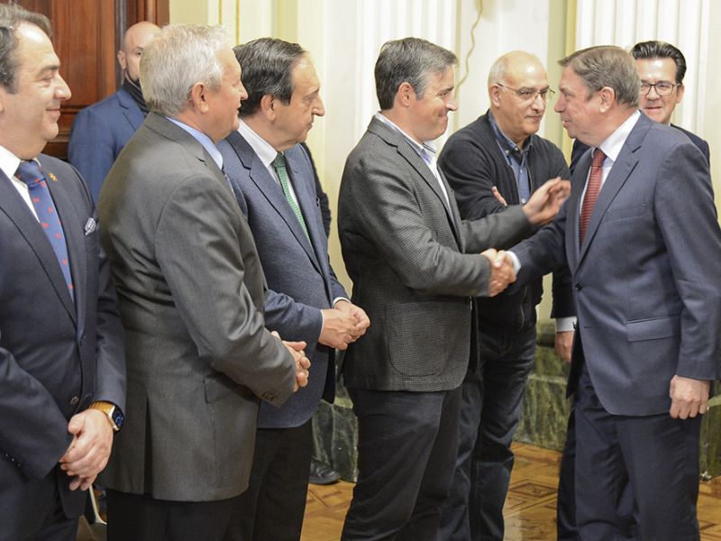 El Gobierno, incapaz de meter en cintura a las grandes empresas de alimentación