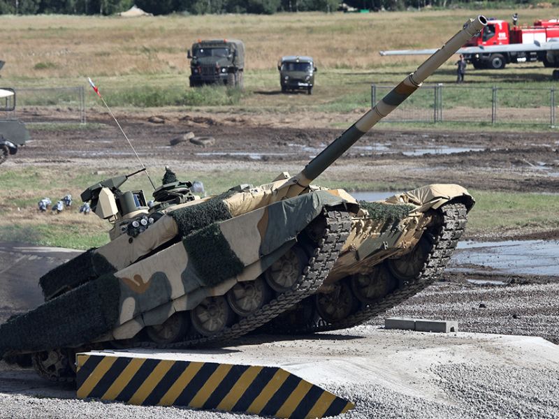 Rusia defiende la superioridad de su carro de combate T-90 frente al Abrams M1 norteamericano