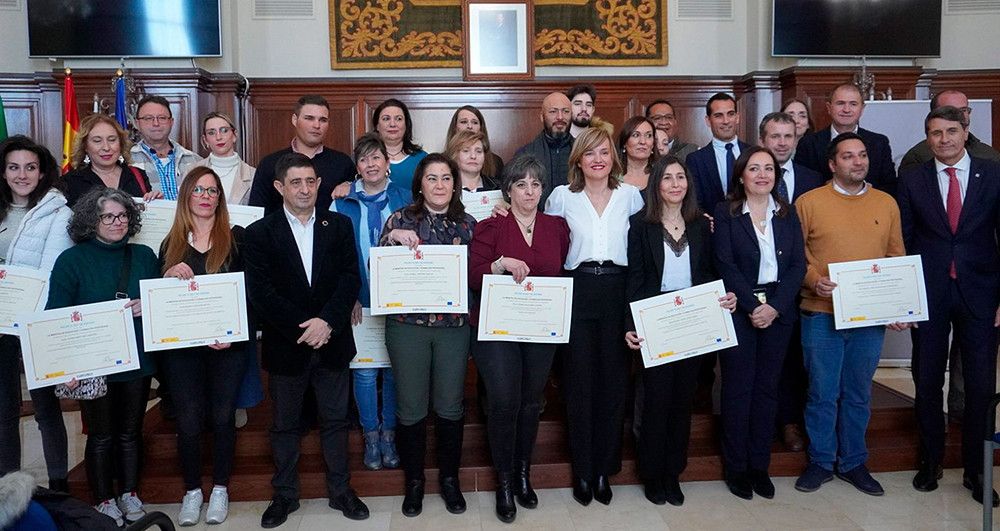 Pilar Alegría entrega los primeros certificados de profesionalidad de la nueva FP