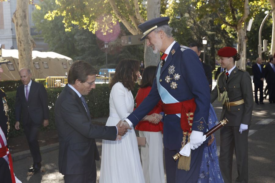 Los reyes, acompañados de la princesa de Asturias, presiden los actos por el Día de la Fiesta Nacional