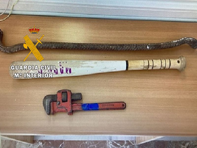 La Guardia Civil detiene a cuatro personas sorprendidos infraganti cuando intentaban robar en una vivienda de Alhaurín de la Torre