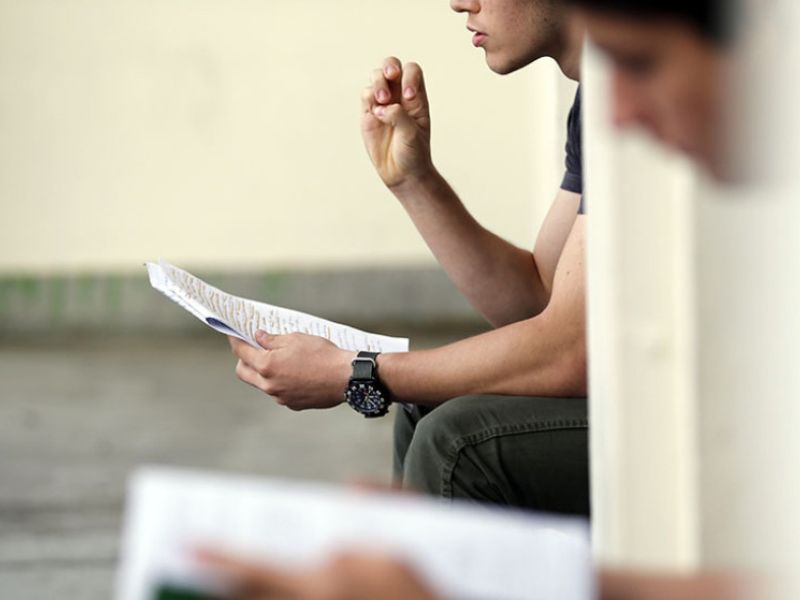 Andalucía accede a la universidad con las notas medias más altas de España
