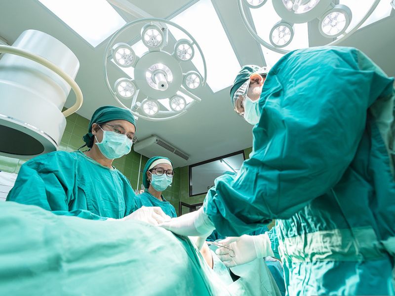 Sanidad amplía la convocatoria para el reconocimiento de títulos de Medicina de profesionales extracomunitarios