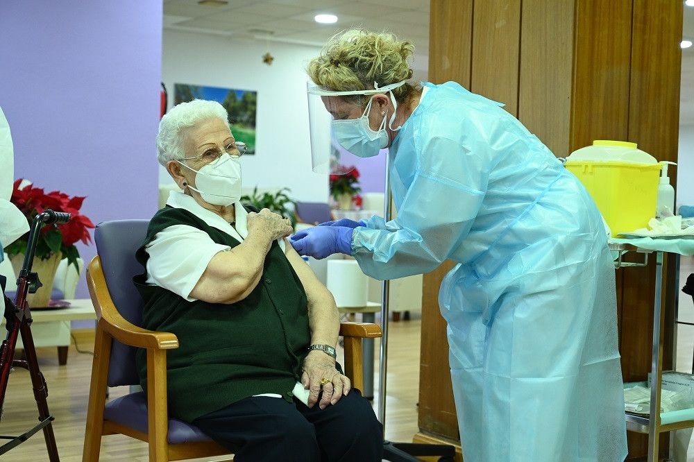 La Comisión de Salud Pública aprueba la Actualización 6 de la Estrategia de Vacunación y mantiene el intervalo entre las dosis de las vacunas
