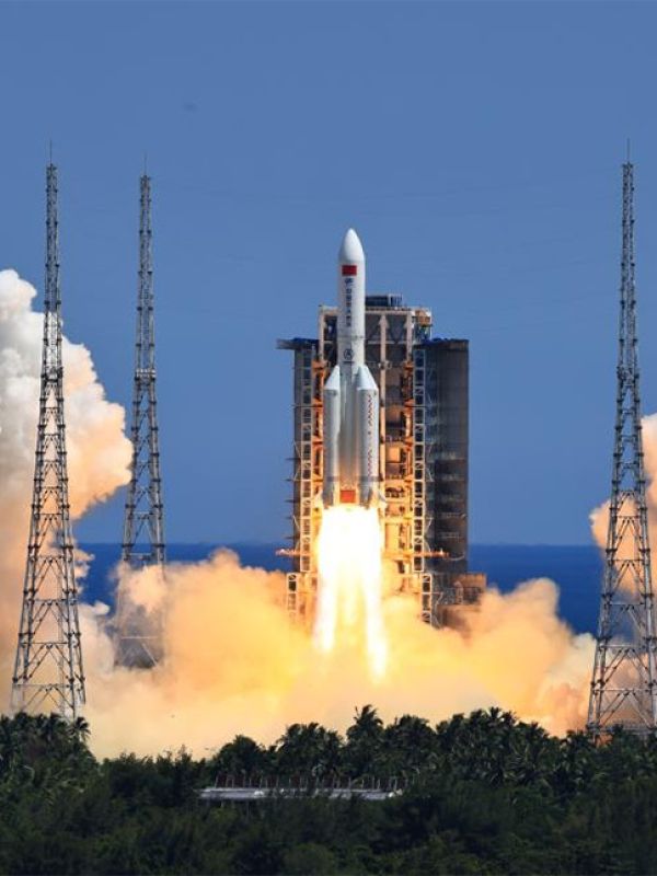 China lanza el primer módulo de laboratorio de su futura estación espacial