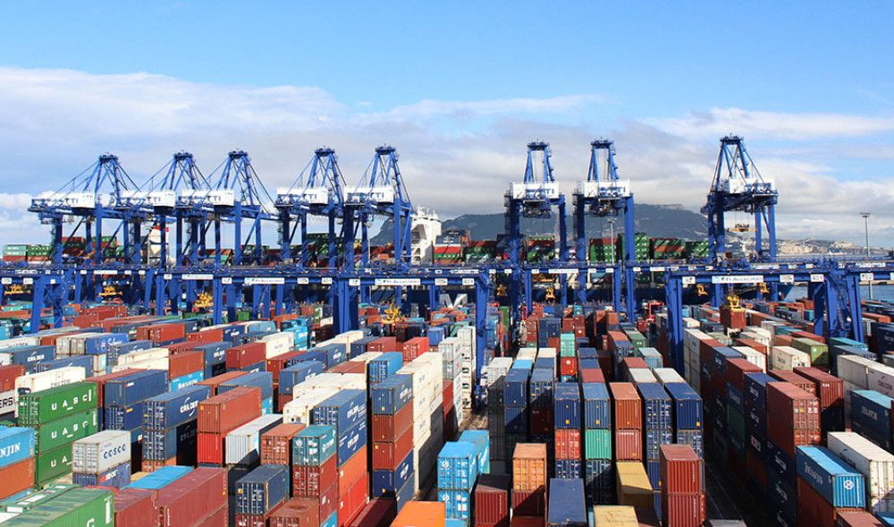 Las exportaciones andaluzas registran 13.439 millones en el primer cuatrimestre de 2023, un 4,8% menos que en el mismo periodo de 2022