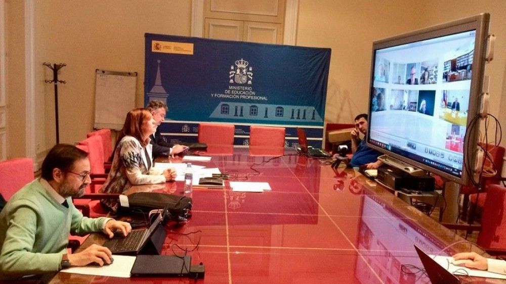 Educación y las autonomías acuerdan flexibilizar las prácticas y el calendario escolar para que los estudiantes de FP superen el curso