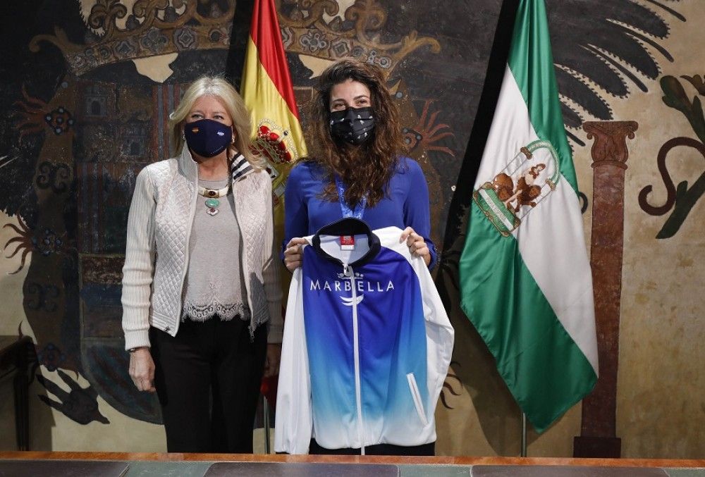 La alcaldesa felicita a los deportistas Javier Díaz Carretero y Marina Castro por sus recientes éxitos