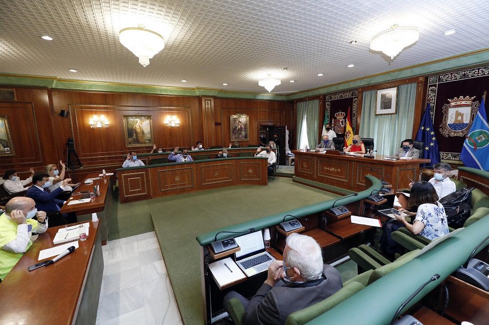 La alcaldesa informa al pleno de las actuaciones para la creación de un gran parque forestal de 400.000 m2 en el paraje de Puerto Rico