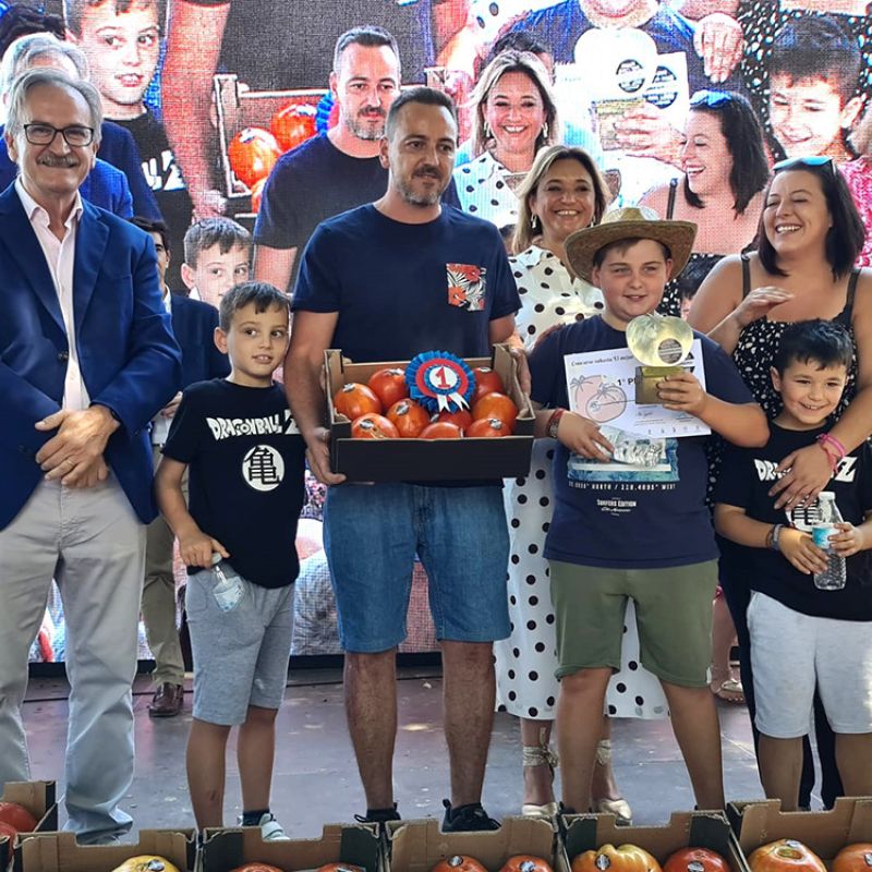 La Diputación subraya el valor del tomate huevo de toro del Guadalhorce para el sector agroalimentario de la provincia