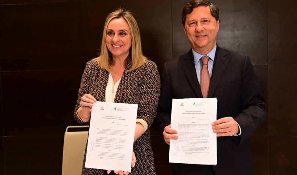 El Consorcio de Granada y Repsol pactan acelerar la descarbonización en el transporte público
