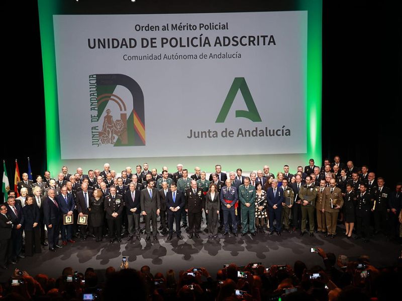 Entrega de condecoraciones de la Orden al Mérito Policial a la Unidad de Policía Adscrita