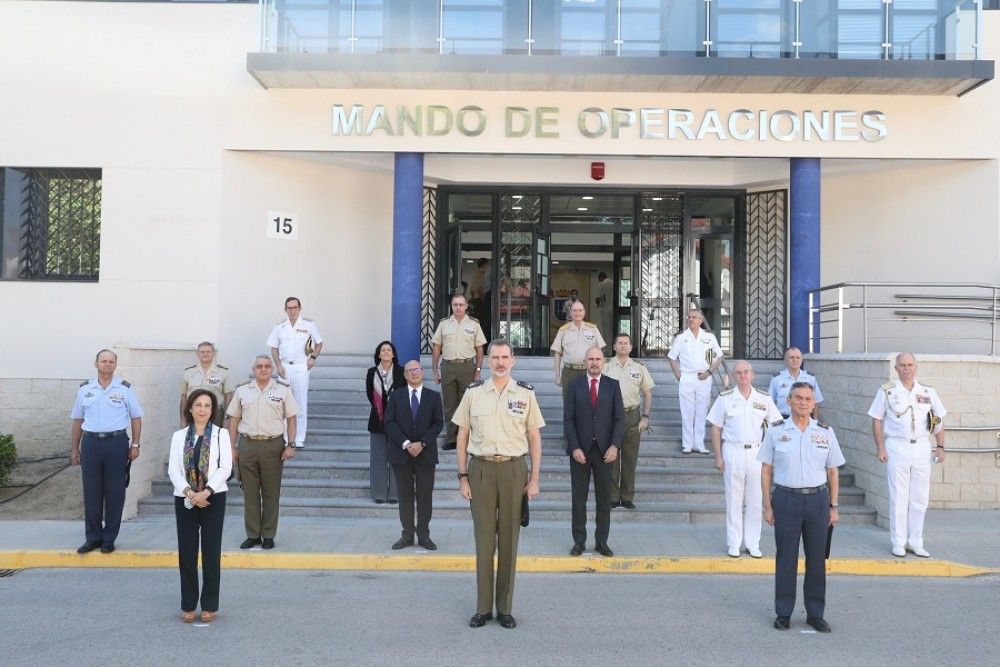 El rey felicita por videoconferencia a los militares en misiones nacionales e internacionales por el Día de las Fuerzas Armadas