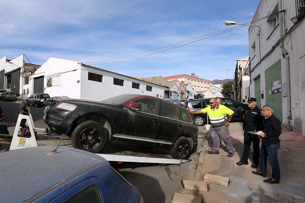 El Ayuntamiento retira de la calle más de 120 vehículos abandonados en el primer semestre del año