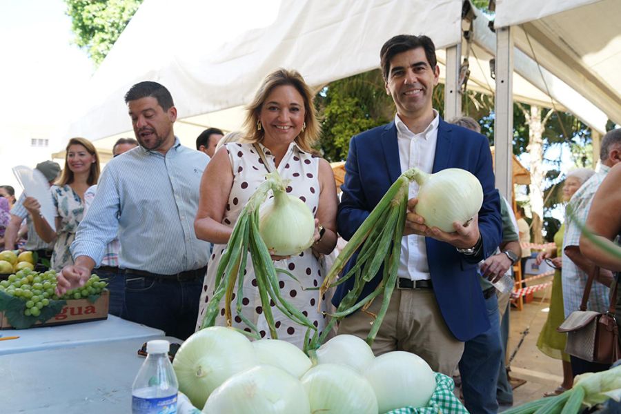 La Diputación subraya el valor del tomate huevo de toro del Guadalhorce para el sector agroalimentario de la provincia