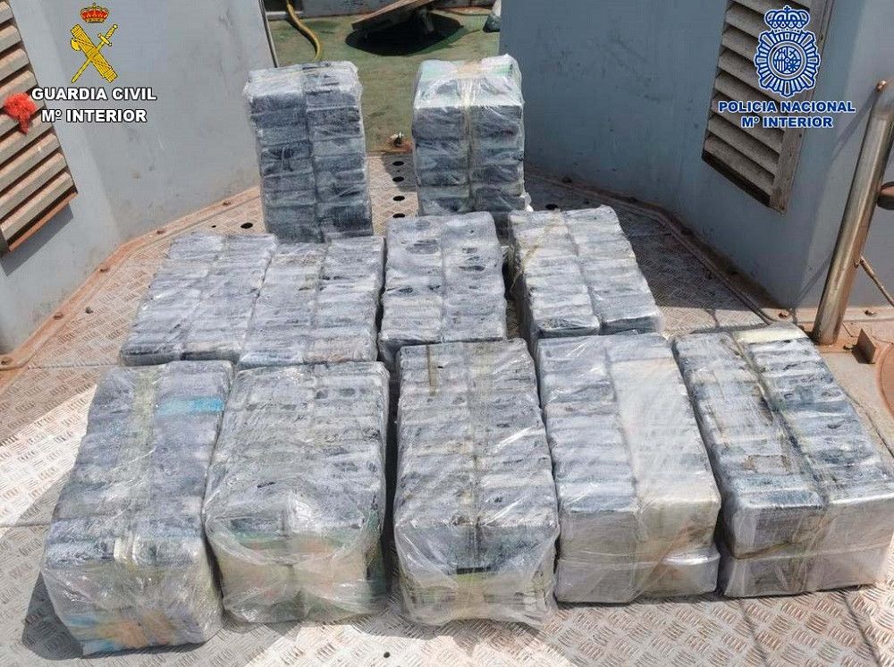 Incautados 270 kilogramos de clorhidrato de cocaína en una embarcación situada a 80 millas de Guinea Conakry