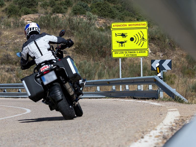 Tráfico refuerza la vigilancia en las carreteras más transitadas por motoristas