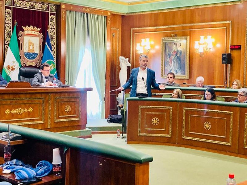 El PSOE vota en contra de los presupuestos al considerarlos "falseados" y advertir de que suponen la "bancarrota" para el Ayuntamiento