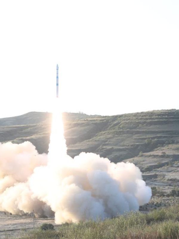 China lanza dos nuevos satélites experimentales