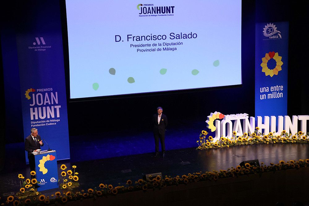 La cónsul de Ucrania en Málaga, la cantautora Georgina, el Ayuntamiento de Torremolinos, Bodegas Kieninger, el Cementerio Inglés, Marbella Dutch Business Club y Talk Radio Europe recibirán los Premios Joan Hunt de la Diputación de Málaga