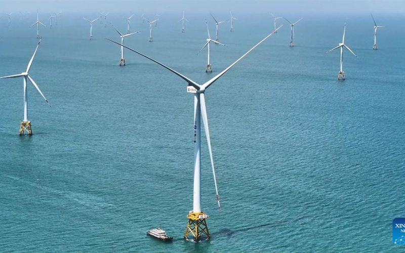Turbina eólica marina de 16 megavatios comienza a operar frente a la costa oriental de China