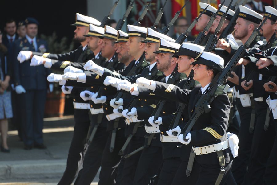 Los reyes, acompañados de la princesa de Asturias, presiden los actos por el Día de la Fiesta Nacional