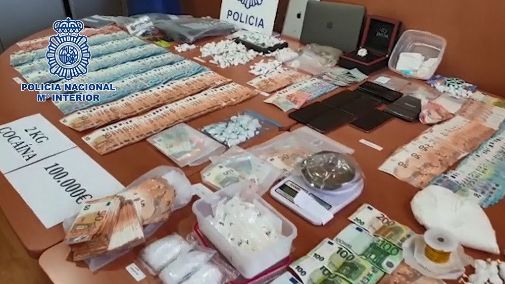 La Policía Nacional desarticula una red de trata que obligaba a sus víctimas a trabajar en un servicio de "telecoca" para saldar su deuda