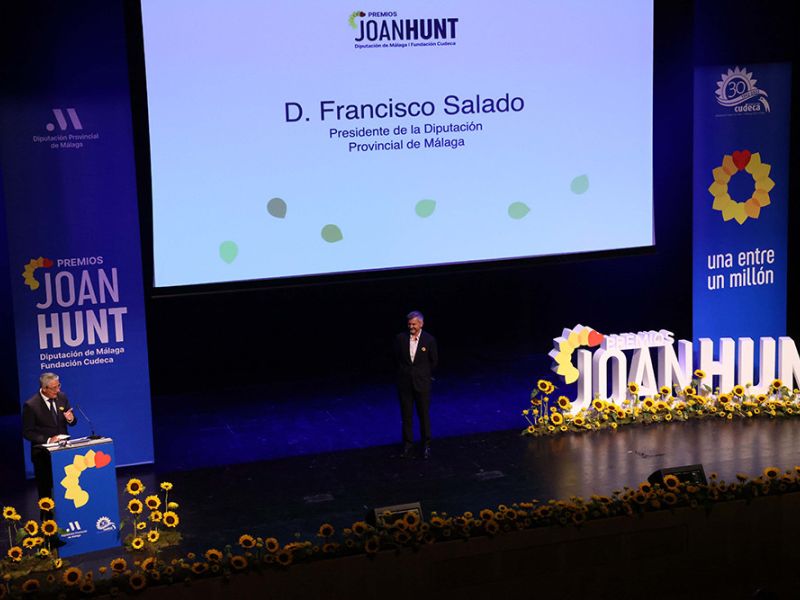 La cónsul de Ucrania en Málaga, la cantautora Georgina, el Ayuntamiento de Torremolinos, Bodegas Kieninger, el Cementerio Inglés, Marbella Dutch Business Club y Talk Radio Europe recibirán los Premios Joan Hunt de la Diputación de Málaga
