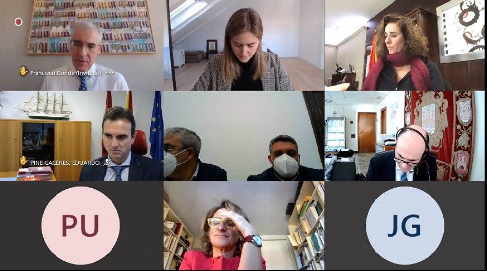 Teresa Ribera y las comunidades autónomas acuerdan propuestas en autoconsumo, movilidad eléctrica y actuaciones en pequeños municipios