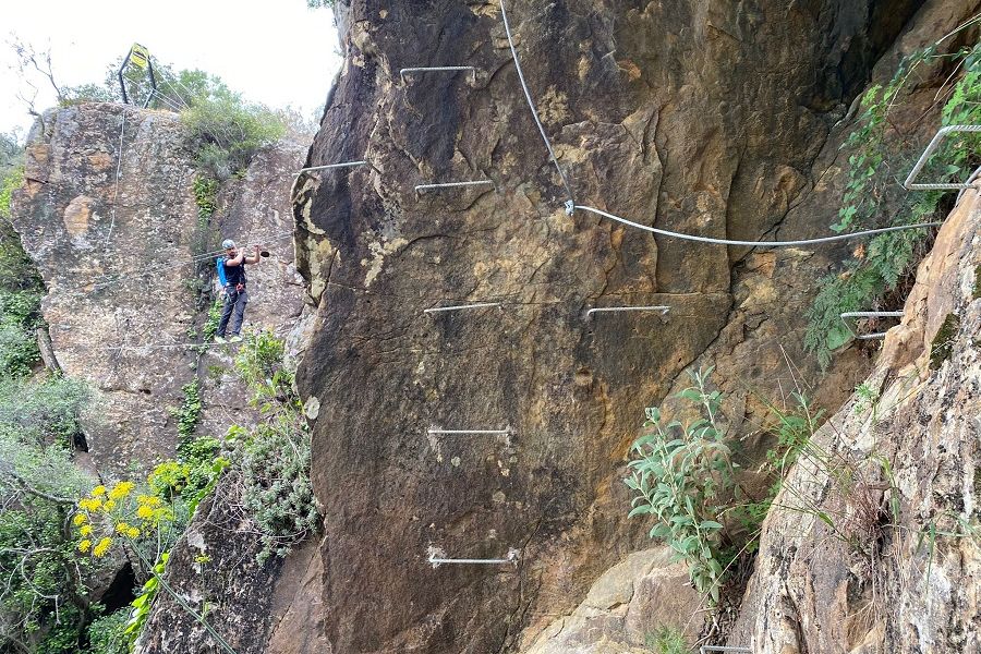 La Diputación aumenta la oferta de turismo activo de la provincia con una nueva vía ferrata en El Colmenar