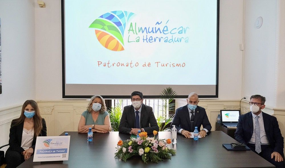 La Junta promocionará turísticamente la Costa Tropical tanto a nivel nacional como internacional