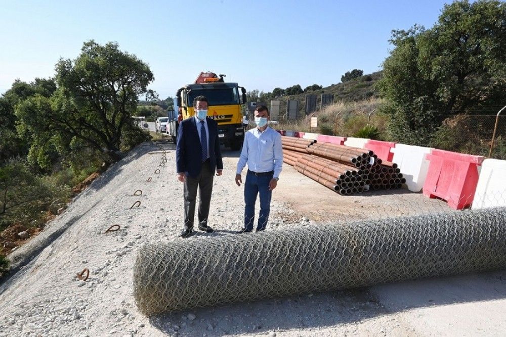 El Ayuntamiento inicia las obras en el carril del General de Las Chapas para solventar el deterioro debido a las lluvias
