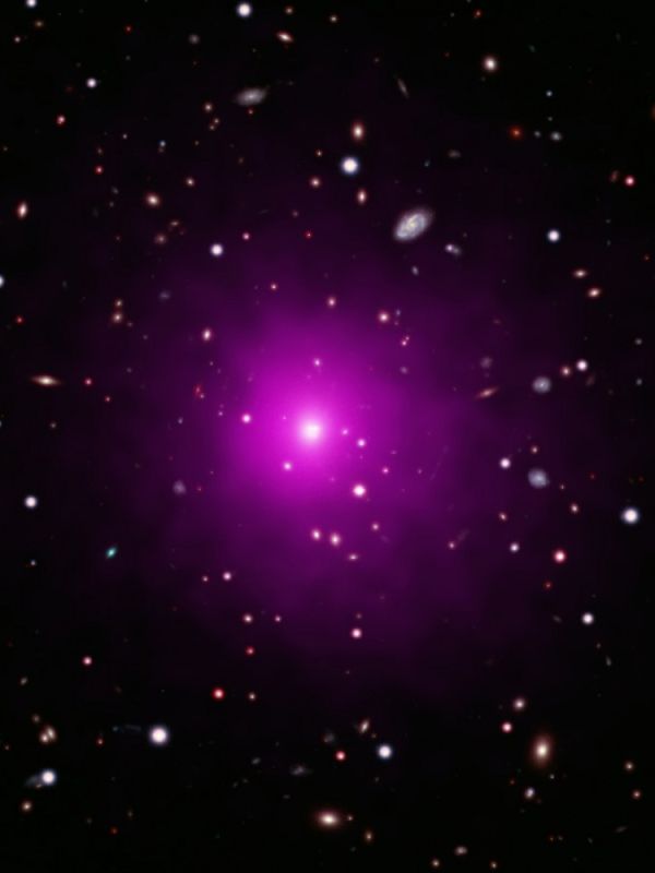 La NASA busca un gigantesco agujero negro perdido en la galaxia central de Abell 2261