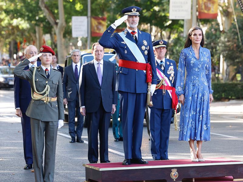Los reyes, acompañados de la princesa de Asturias, presiden los actos por el Día de la Fiesta Nacional