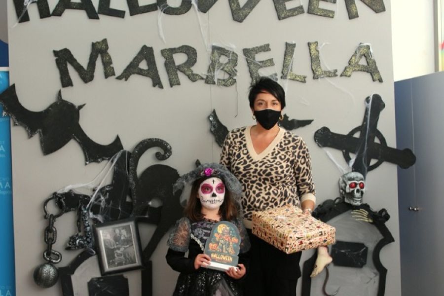 La Delegación de Fiestas entrega los premios de los concursos \"online\" de Halloween