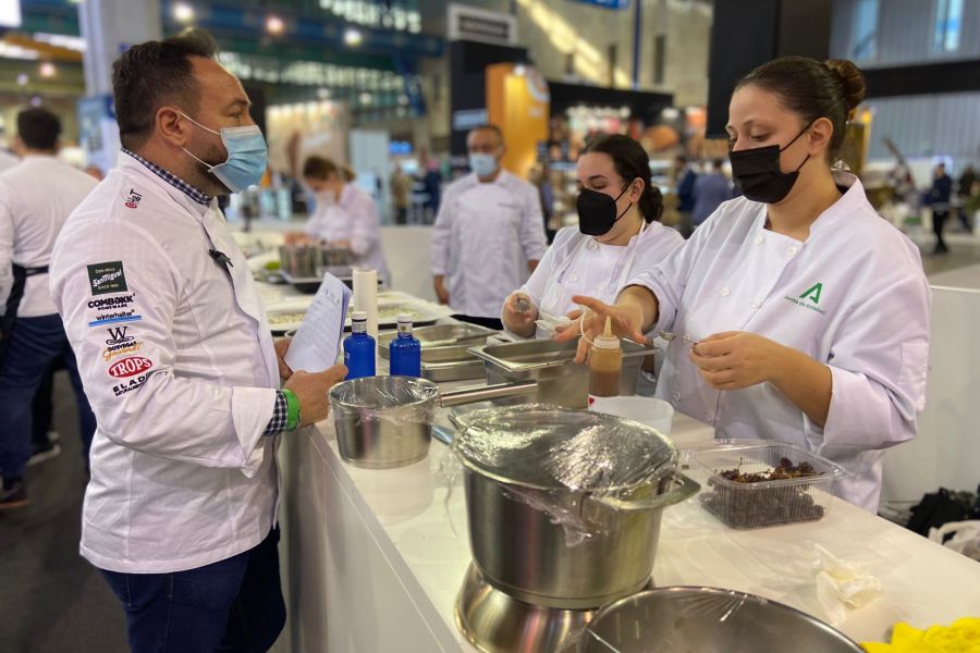 Antonio García y Cristian Ponce, de la escuela de hostelería CESHMA, ganadores del VIII Concurso Joven Chef Sabor a Málaga
