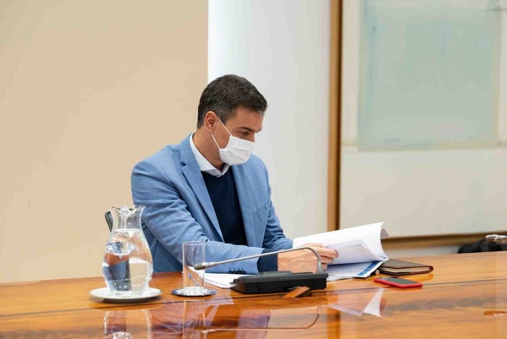 El Gobierno baja el precio de las mascarillas quirúrgicas de 0,96 a 0,72 euros cuando ya ha recaudado unos 1.500 millones por el IVA al 21%